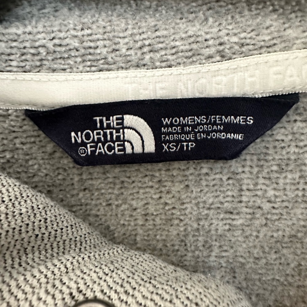 The North Face Women’s Heather Gray 1/4-Snap Hooded Pullover - XS - Picture 4 of 9